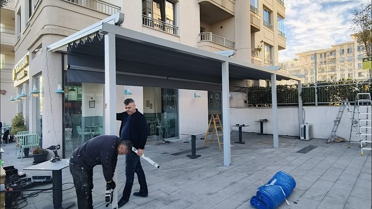 Pergola tente montaj — kafe/restoran dış alan kurulumu, İstanbul